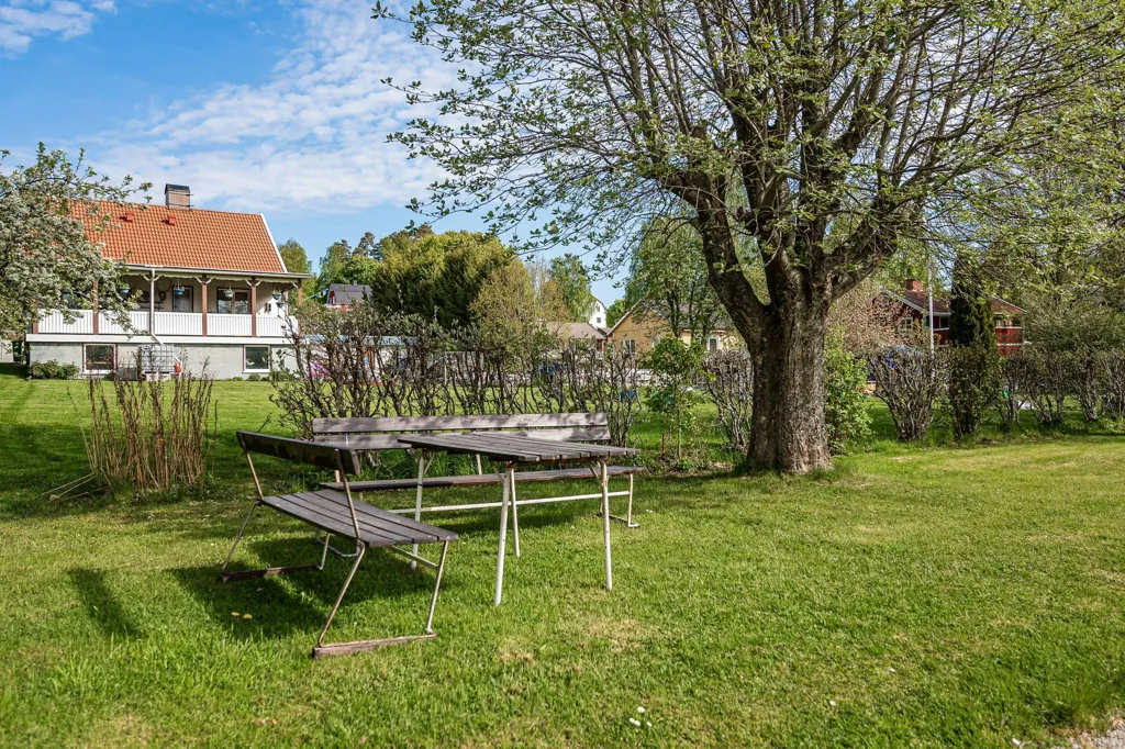 Jardin - Two-Bedroom Flat with Balcony in Tystberga