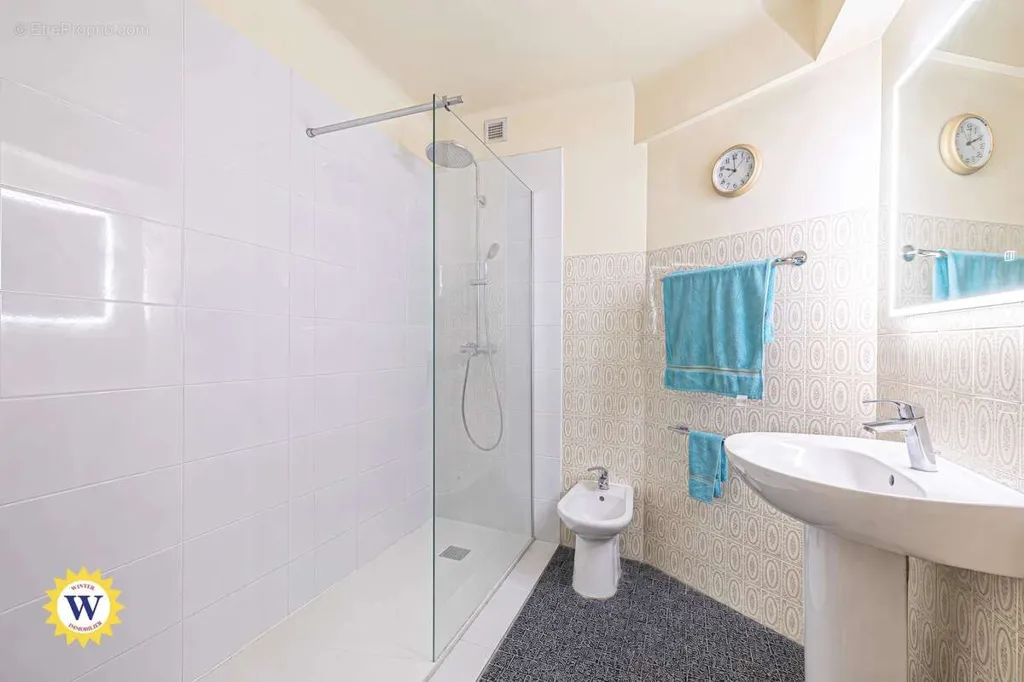 Vannitoad - 2-Bedroom Apartment with Terrace in Nice