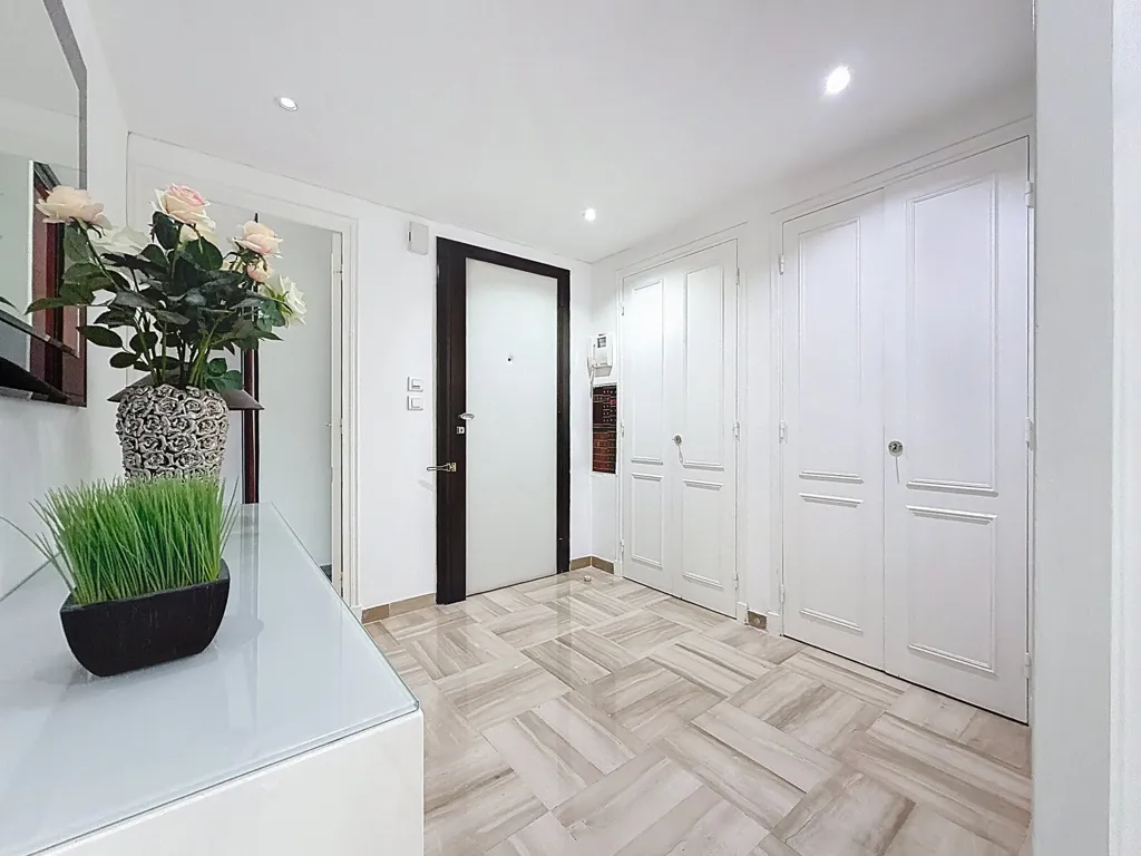 Entrée - Appartement 4 Pièces avec Terrasse au Cœur de Cimiez