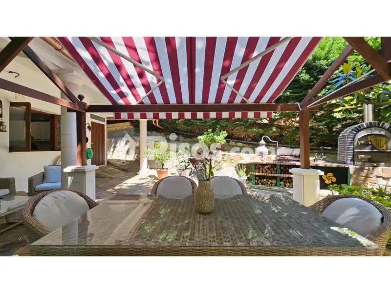 Terrace - Independent Villa with Private Pool in Gueñes