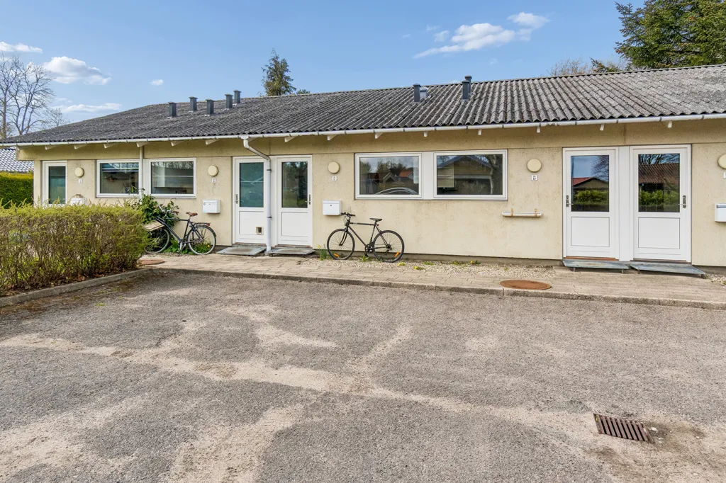 Terraced House with Recent Upgrades in Odense S