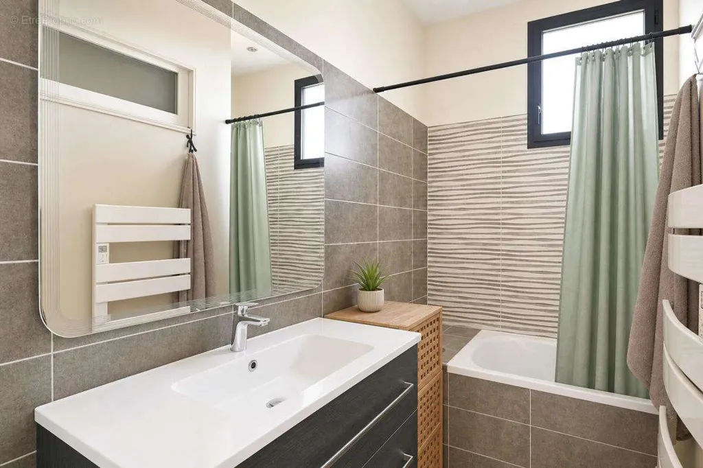 Bathrooms - Renovated Manor with Pool in Moussac