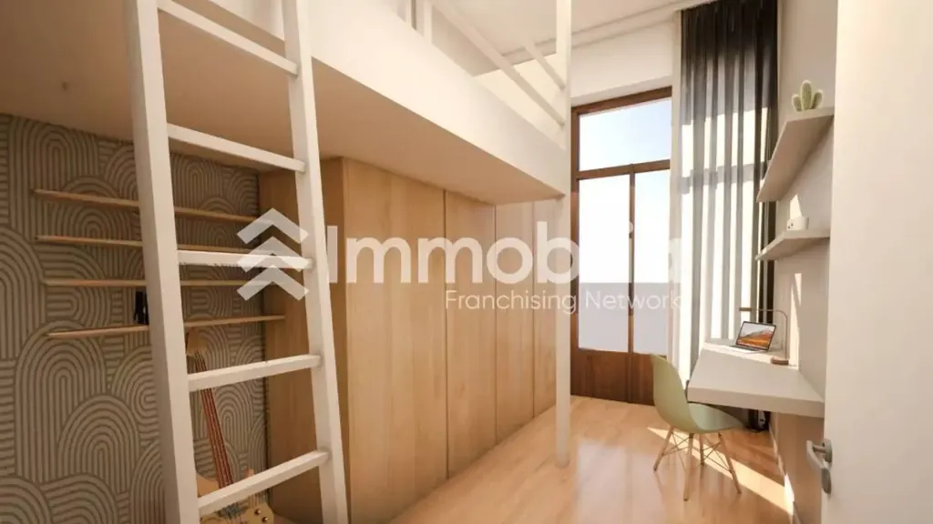 Magamistoad - Rear-Facing Triplex in Turin
