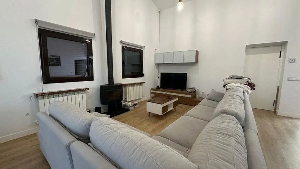 Elutuba - Independent House with Pool and Terrace in Layos