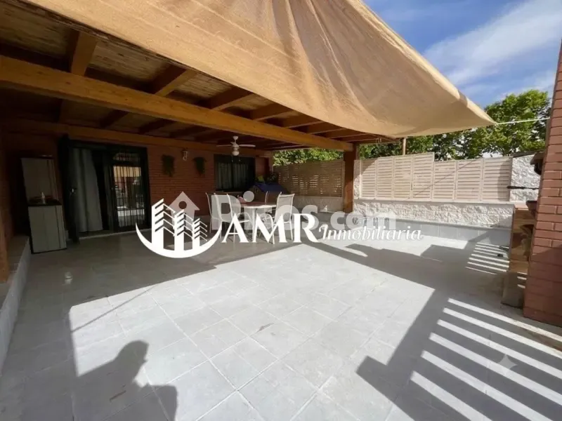 Terrass - Corner Adosada with Pool in Seseña