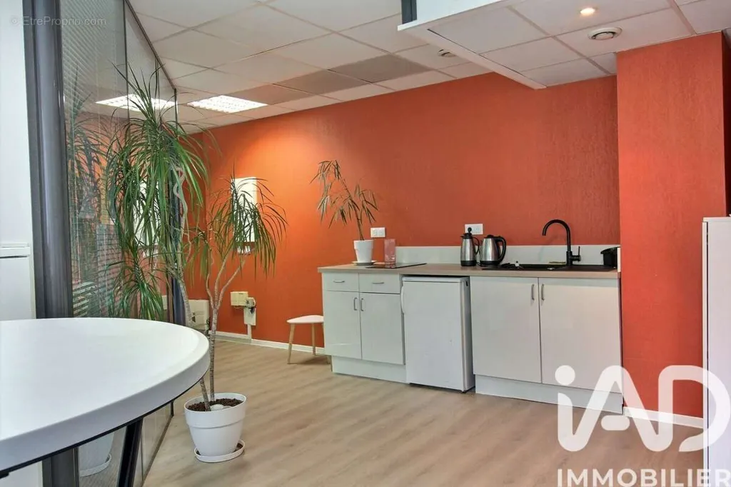 Köök - Renovated Office Space with Parking in Aix-en-Provence