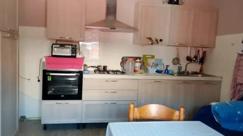 Cuisine - Villa with Two Units in Piacenza
