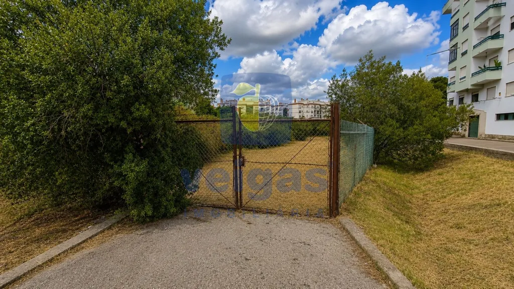 Esterno - Urban Land with Development Potential in Alverca