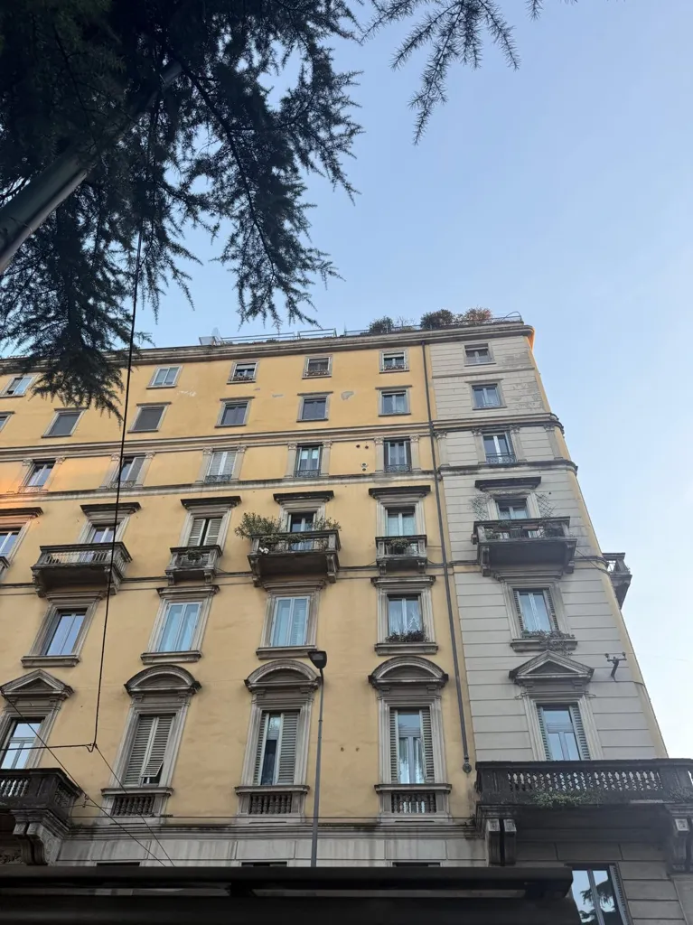 Välivaade - Renovated Apartment with Piazza View in Lombardy