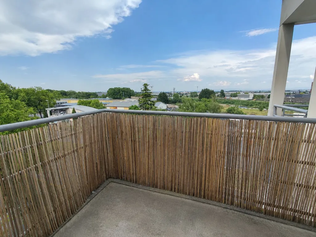 Balcon - Appartement T2 avec Parking et Piscine à Amiens