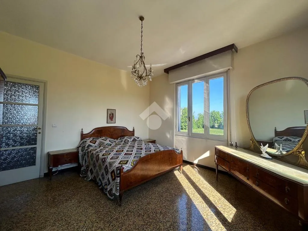 Magamistoad - 3-Room Apartment with Balcony in Brescia