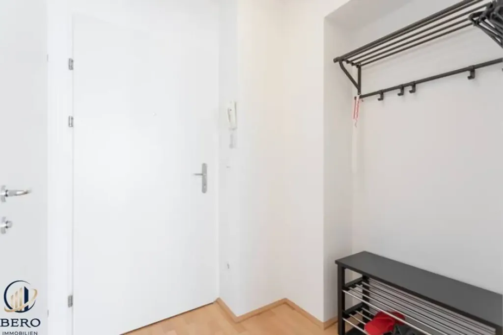 Entrée - Modern Flat in Central Location, 7th District