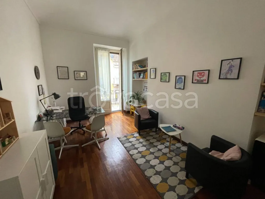 Bureau - Rustic Apartment with Balcony in Cuneo