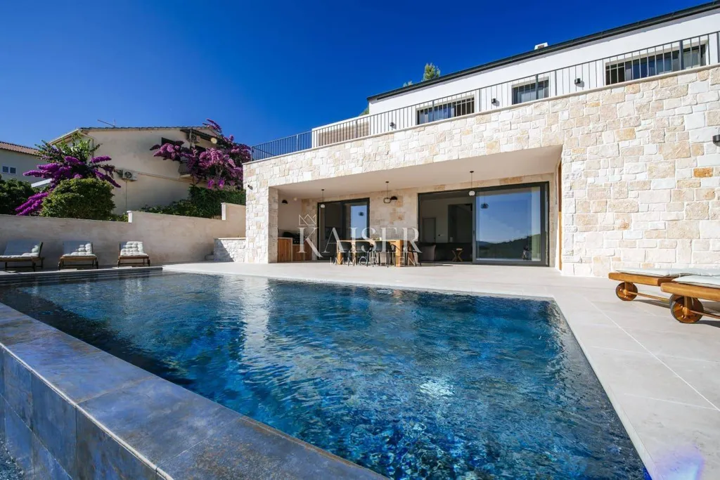 Pool - Luxury Villa with Infinity Pool on Mali Iž