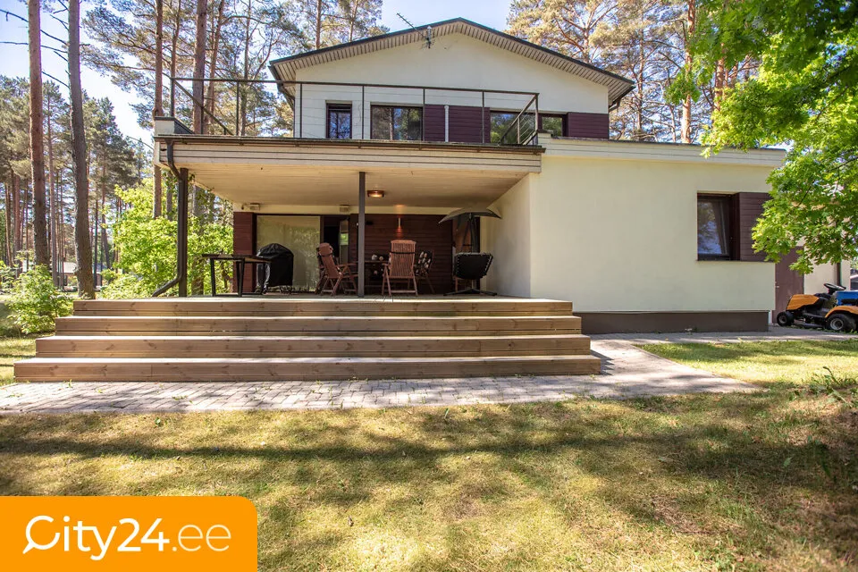 Esterno - Two-Storey House with Balcony in Pärnu