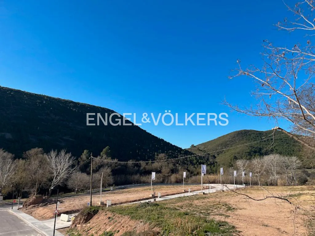 Giardino - Buildable Plot with Strategic Location in Biure