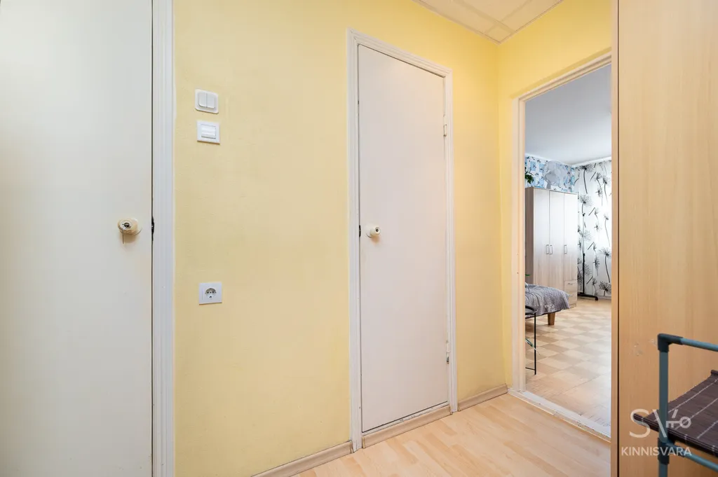 hallway_entrance