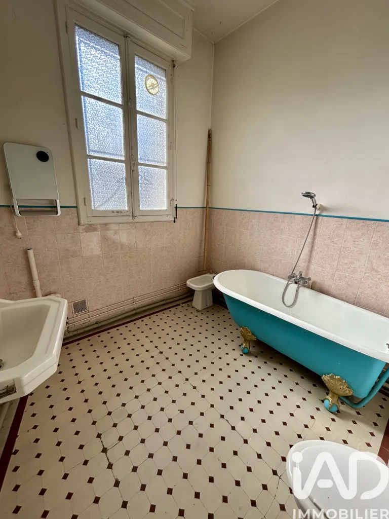 Bathrooms - Building with Garden and Parking in Pau