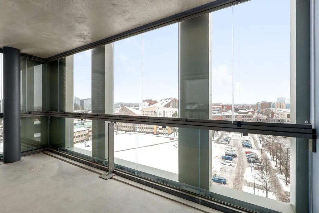 Balcon - Modern Flat with Glazed Balcony in Tikkurila