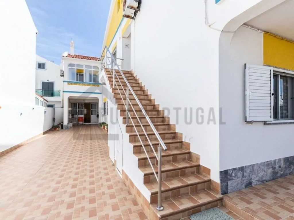 Pièces - Villa with 7 Apartments in Manta Rota
