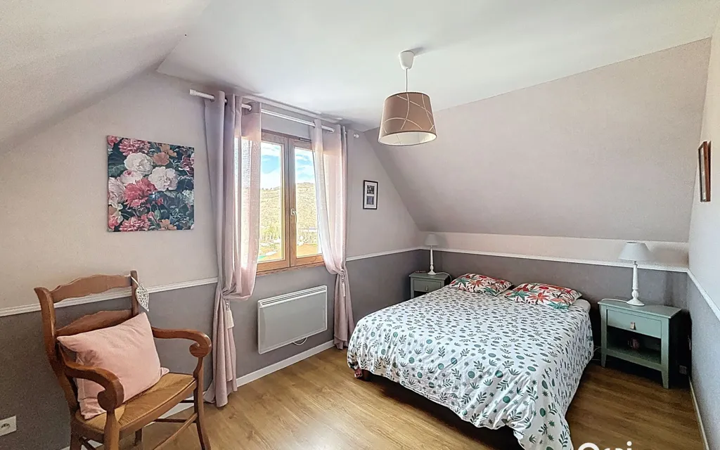 Chambres - Maison avec Vue Dégagée et Jardin à Massiac
