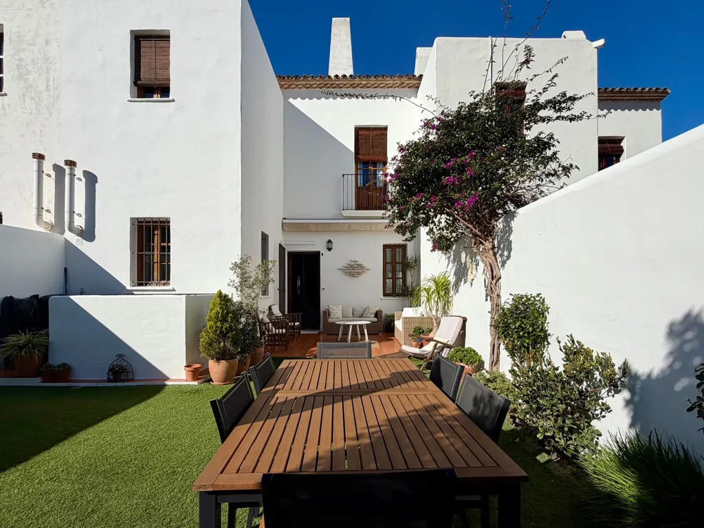 Aed - Traditional Semi-detached with Garden in La Xara