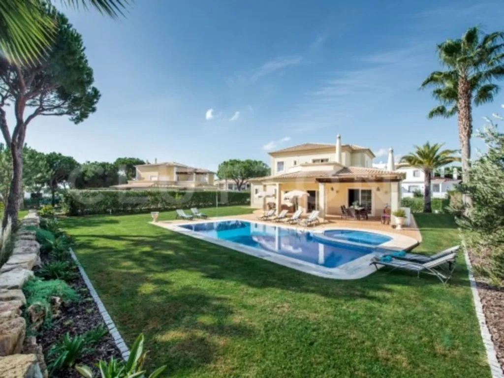 Bassein - Luxury Villa with Golf View in Vila Sol, Loulé