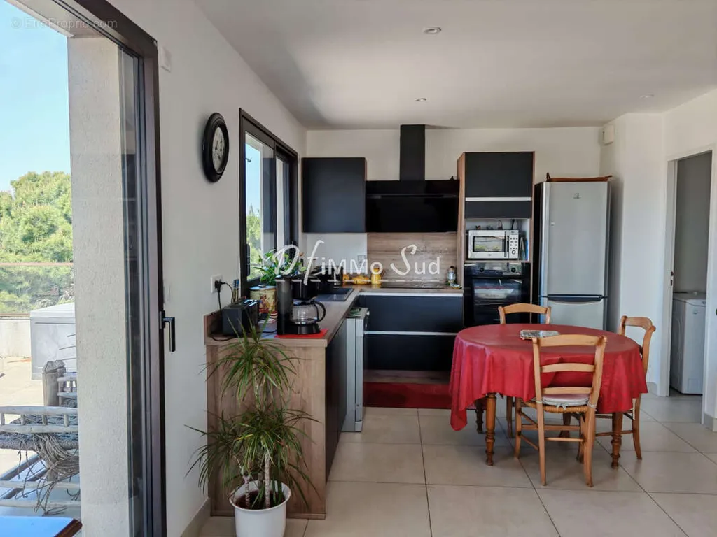 Söögituba - Apartment with Panoramic Terrace in Saint-Cyprien