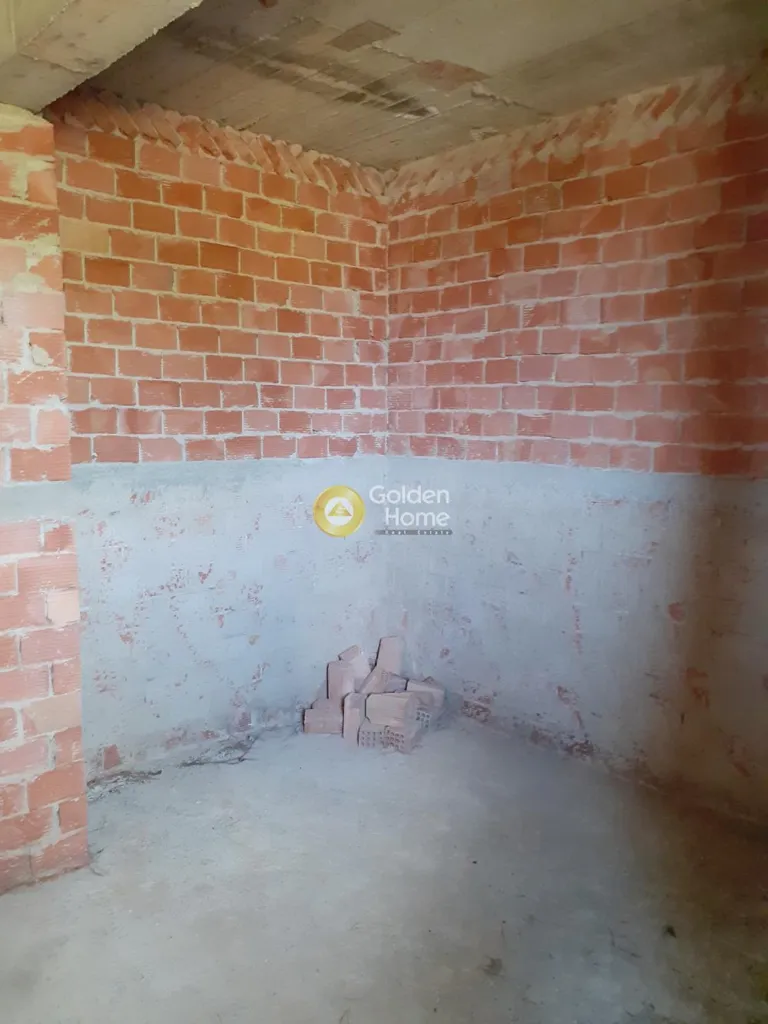 Habitaciones - Semi-Finished Villa with Garden in Rafina Centre