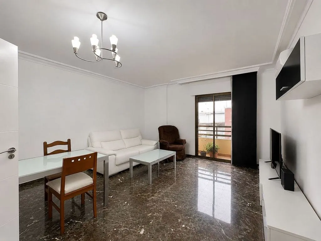Elutuba - Apartment with Balcony in Motril Centre
