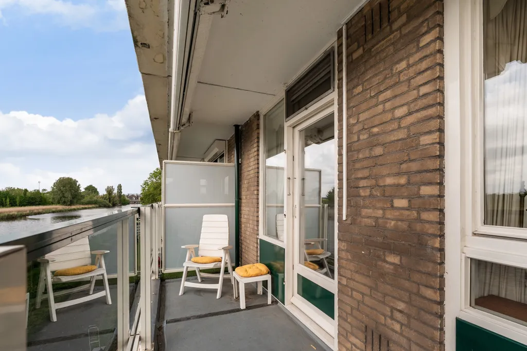 Rõdu - 3-Bedroom Apartment with Water View in Maassluis