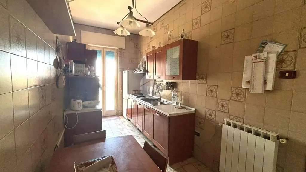 Cuisine - 3-Bedroom Apartment with Balcony in Naples