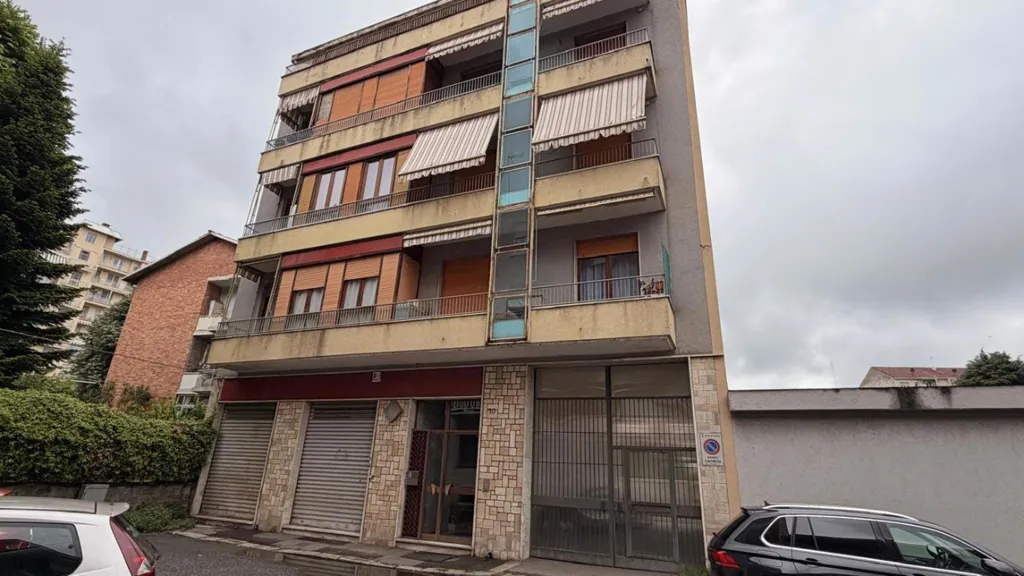 Extérieur - Commercial Space with Private Parking in Turin