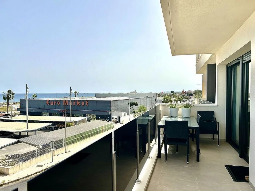 Rõdu - 3-Bed Flat with Pool in Playa Flamenca