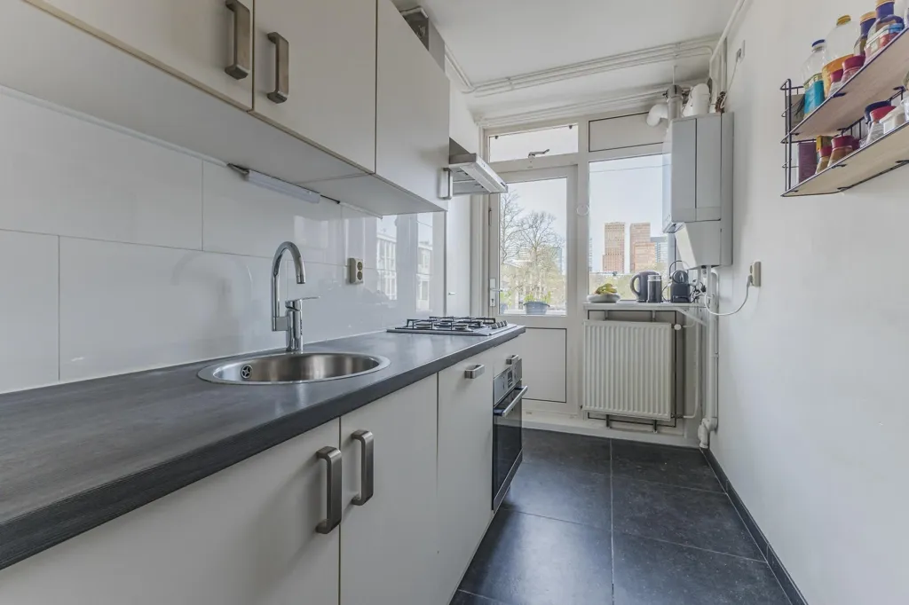 Köök - Portiekflat with Zuidas View in Amsterdam