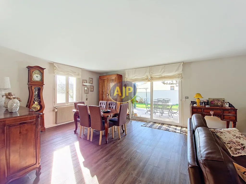 Séjour - Maison de Plain-Pied avec Terrasse à Mérignac