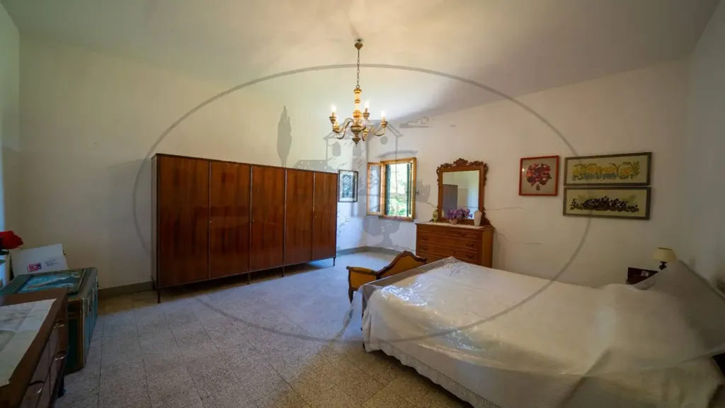Magamistoad - Rustic Farmhouse with Multiple Uses in Figline Valdarno