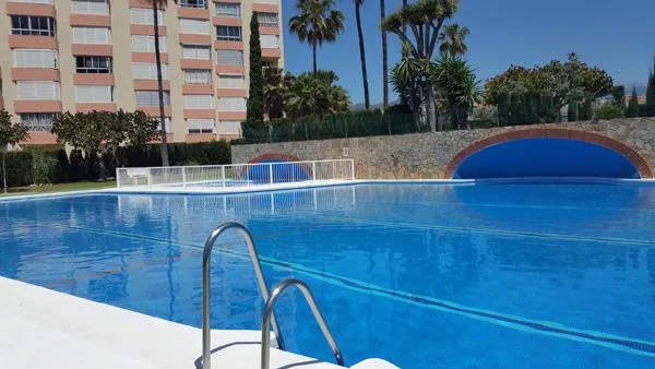 Piscine - 1-Bed Apartment with Pool in Torrox