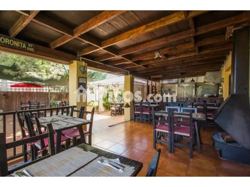 Terrasse - Restaurant with Apartments in Cala de Bou