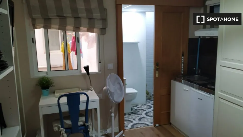 Cuisine - Student Studio with Lift in Albors, Valencia