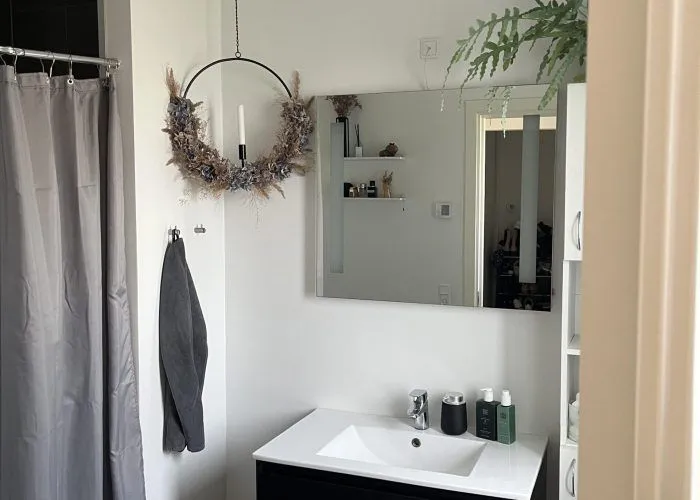 Bathrooms - 3-Bedroom Apartment with Balcony in Hasselager