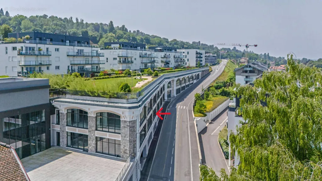 Õhuvaade - Professional Space near Evian Gare, 149 m²