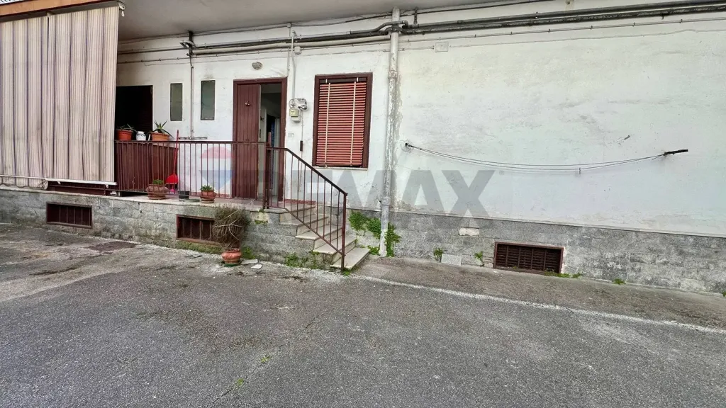 Jardin - Apartment with Terrace in Piscinola, Naples