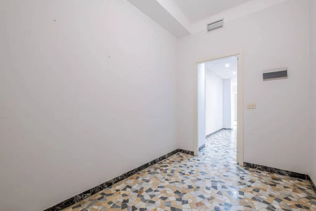 Hallway - Luxury Flat to be Restructured in Milan