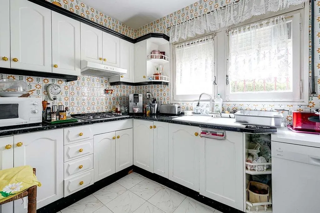 Kitchen - Chalet with Pool and Terrace in Mont-Roig