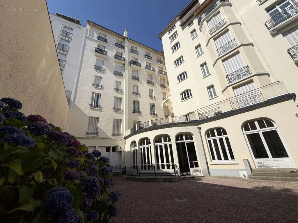 Giardino - Art Déco Flat with Balcony in Vichy Centre