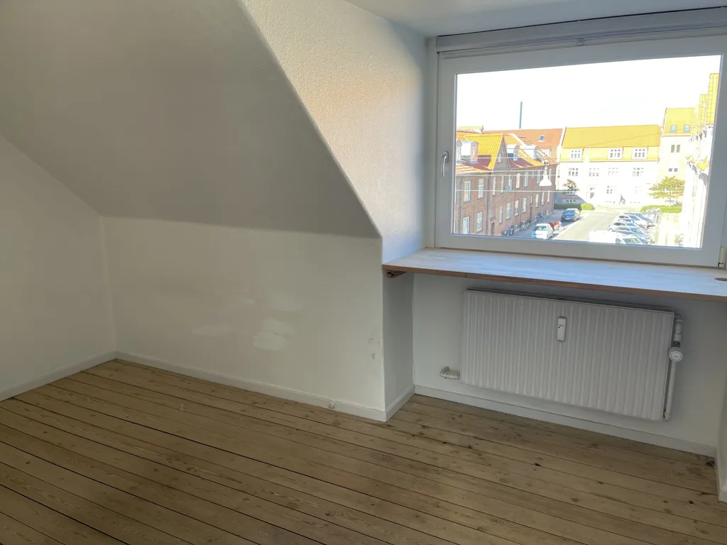 Rooms - Renovated 2-Bedroom Flat near Aalborg Centre