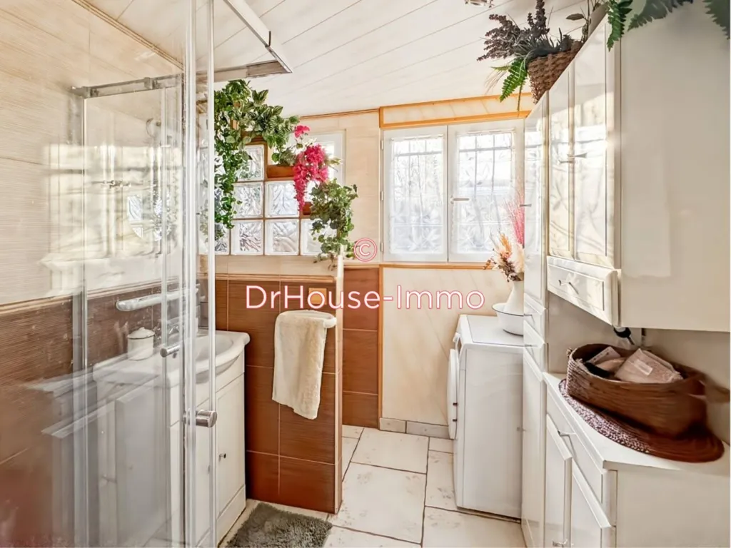 Salles de bain - Maison Briarde avec Dépendance et Double Garage à La Chapelle-Saint-Sulpice