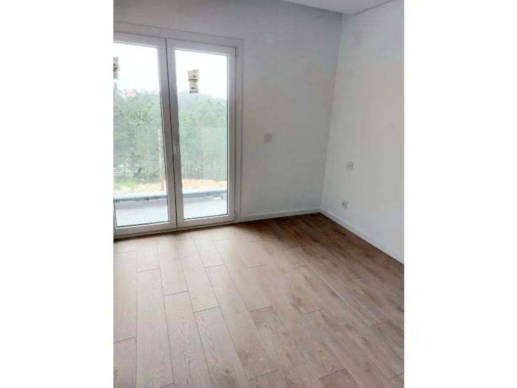 Toad - New 4-Bed Villa with Pool in Seixal