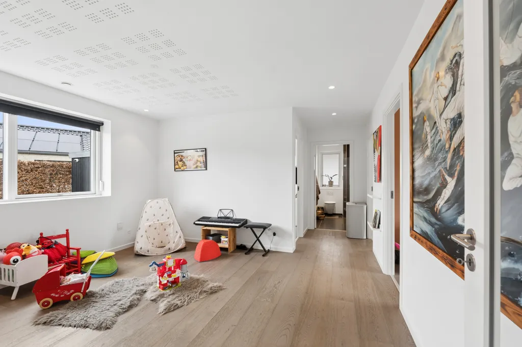 Toad - Elegant Villa with Smart Home in Køge